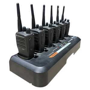 MOTOROLA TWO WAY RADIOS (KIT OF 6)
